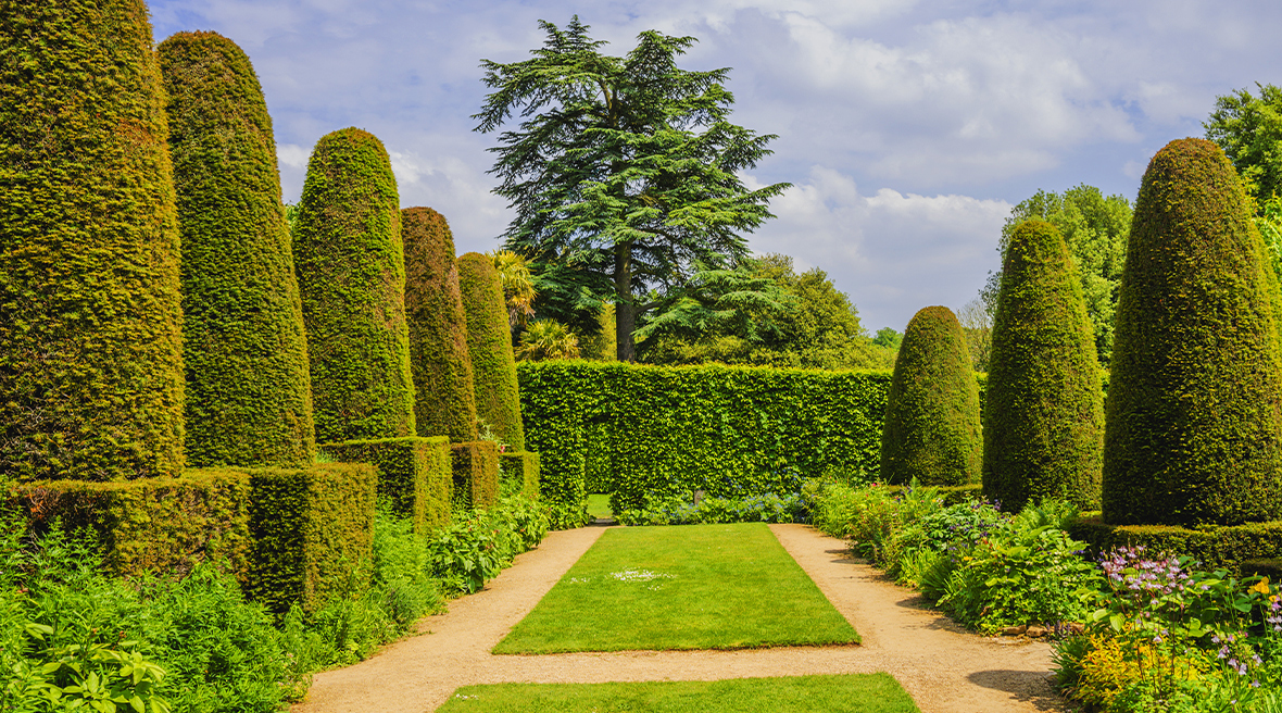 Baladez-vous dans le jardin des piliers au manoir de Hidcote